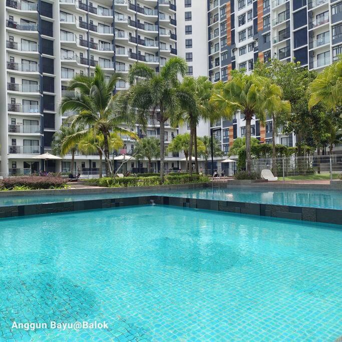 Apartment Timurbay Family Sea View, By Anggun Bayu - Netflix Ready *