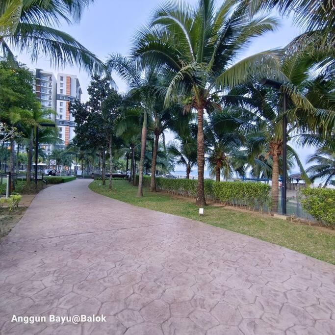 Apartment Timurbay Family Sea View, By Anggun Bayu - Netflix Ready