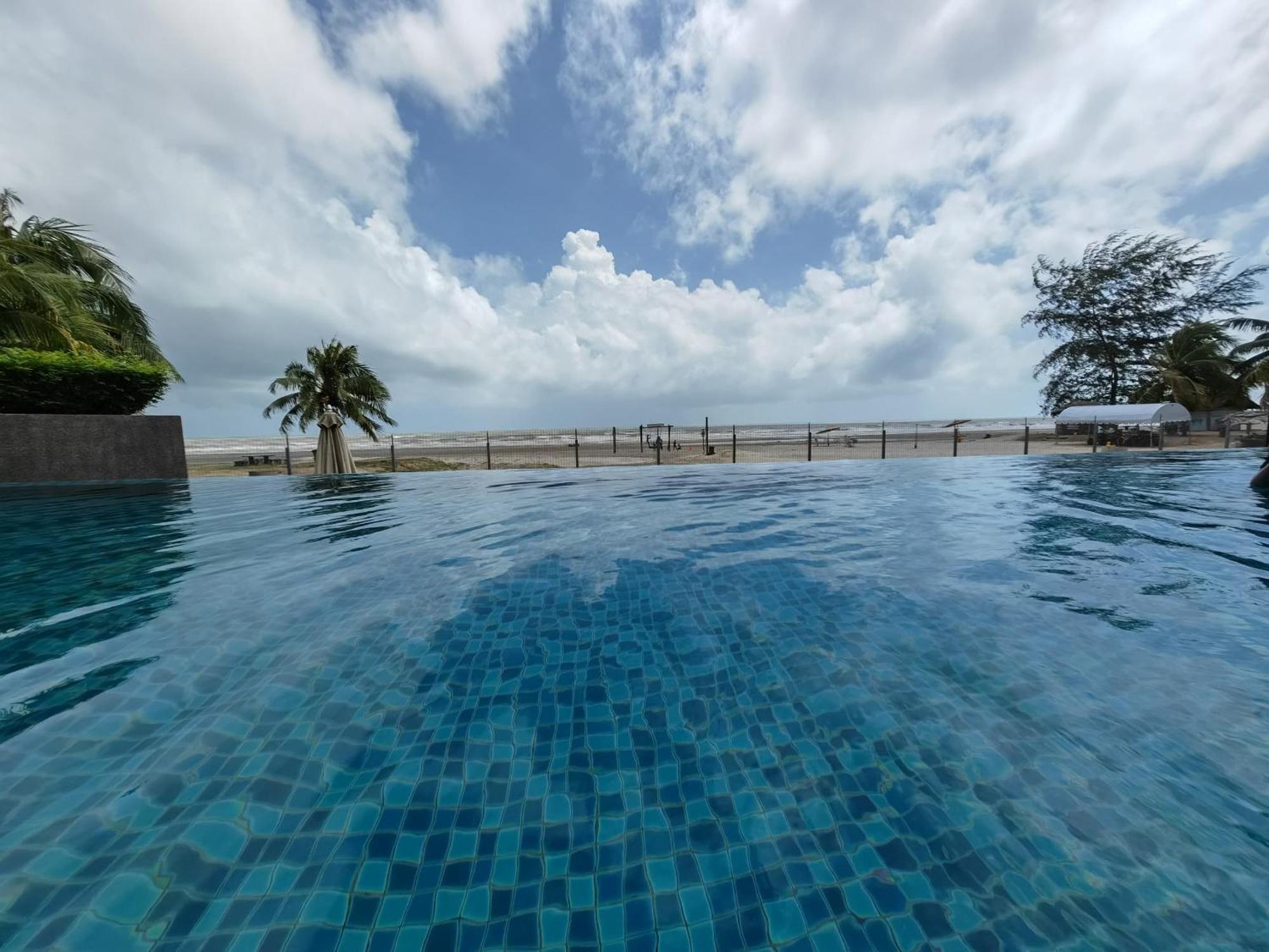 Apartment Timurbay Family Sea View, By Anggun Bayu - Netflix Ready *