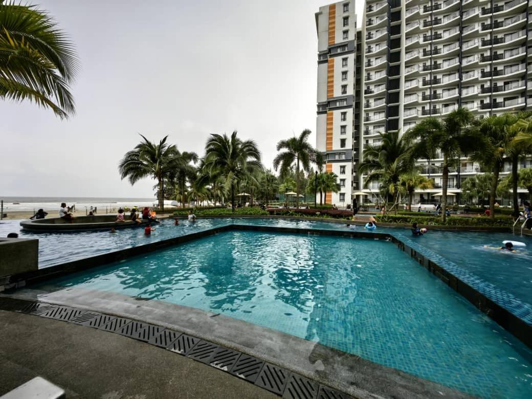 Apartment Timurbay Family Sea View, By Anggun Bayu - Netflix Ready