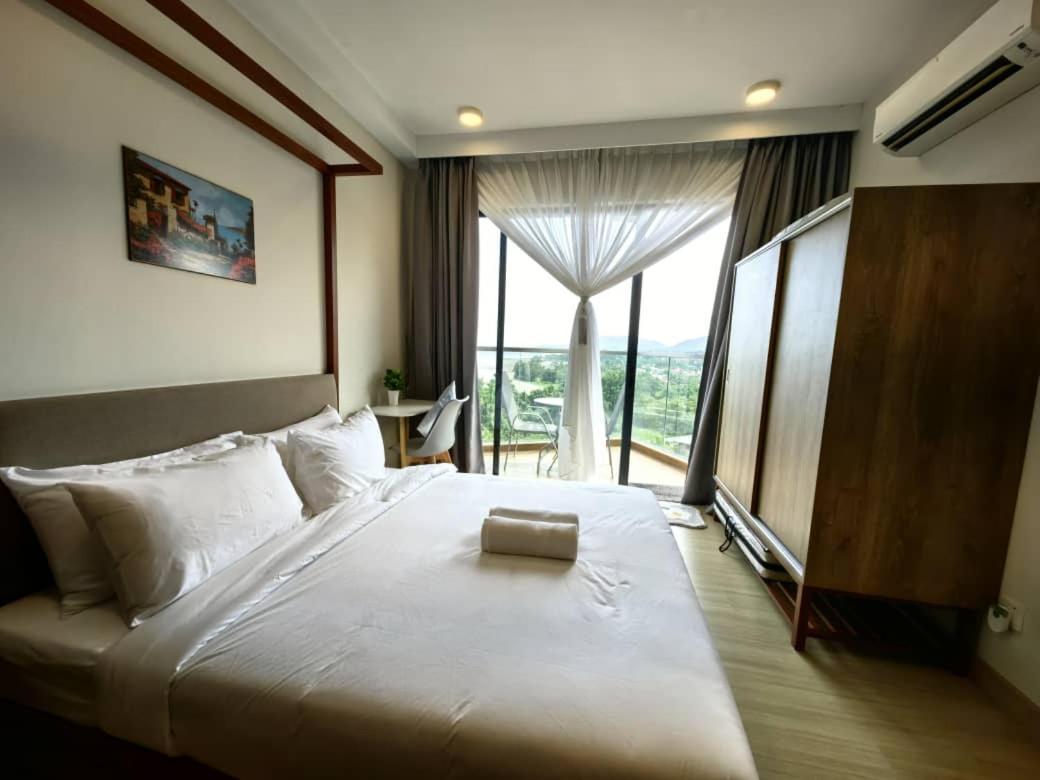 Apartment Timurbay Family Seaview, By Anggun Bayu - Netflix Ready *