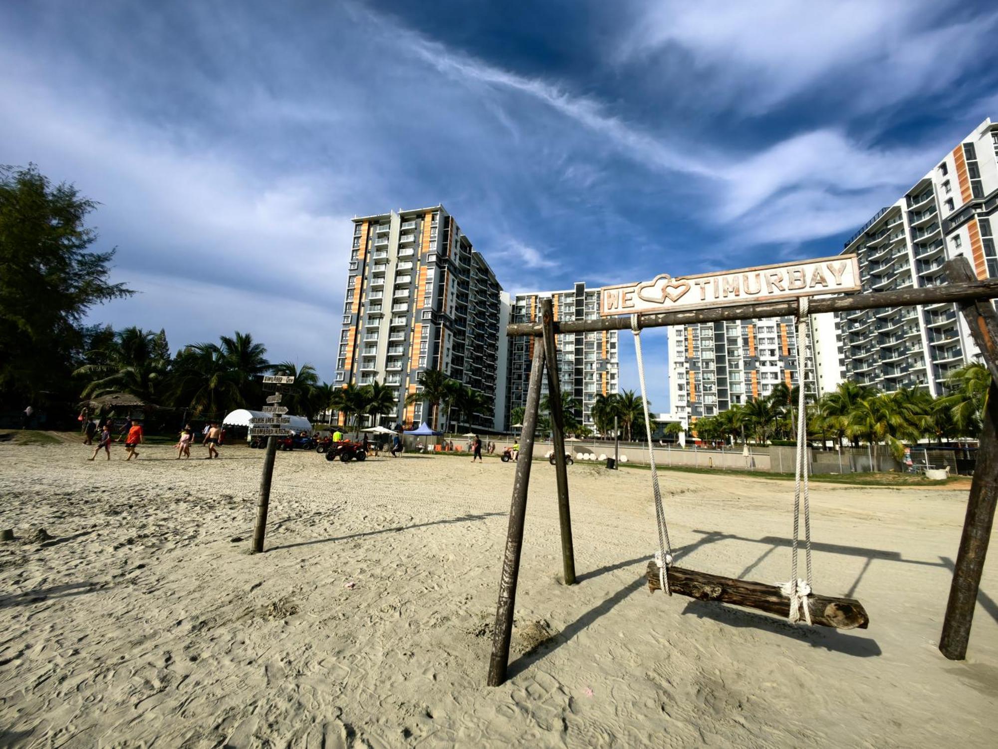 Timurbay Family Sea View, By Anggun Bayu - Netflix Ready Apartment